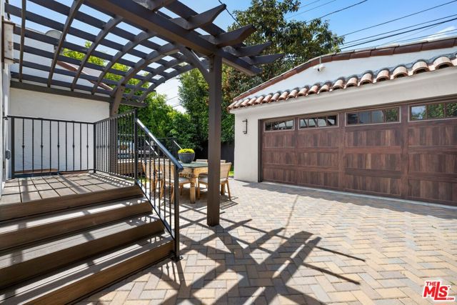 6410 Drexel Avenue, Los Angeles CA: https://media.crmls.org/mediaz/480b6920-9730-4b38-ab38-5ec85583d557.jpg