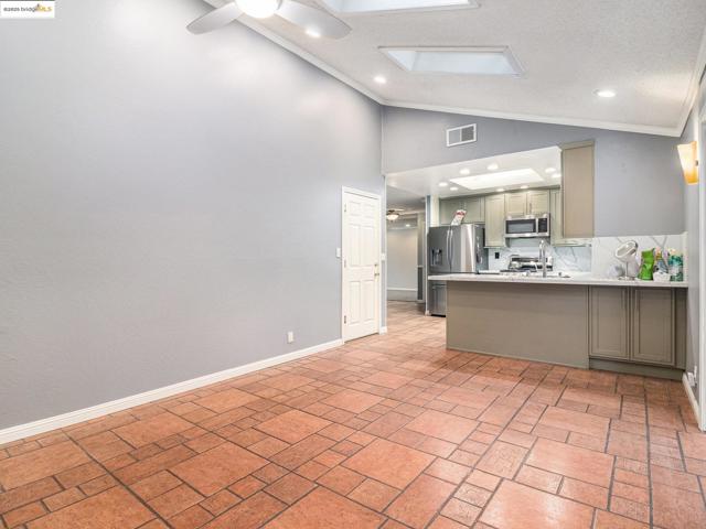 410 Kevin Ct, San Ramon CA: https://media.crmls.org/mediaz/480c0a5b-cf50-4172-8ac0-90762ccfc73c.jpg