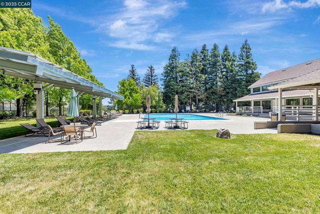 1806 Ridgeland Circle, Danville CA: https://media.crmls.org/mediaz/480d4531-18bc-4328-9fe1-eb6710c8ca69.jpg