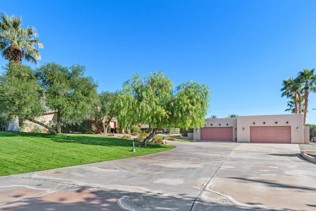 36706 Dune Palms Road, Indio CA: https://media.crmls.org/mediaz/480da3b1-a1bf-4e4e-95cc-71939aeec07f.jpg