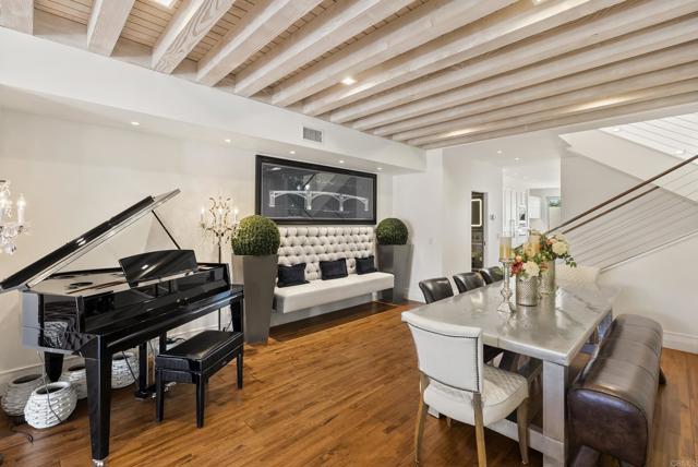 336 Gravilla St, La Jolla CA: https://media.crmls.org/mediaz/480da457-7ad6-4188-9344-6d3c02f7ad1f.jpg