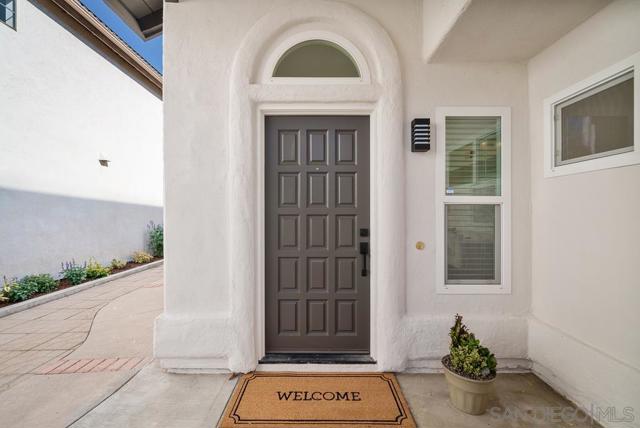 11289 Silver Buckle Way, San Diego CA: https://media.crmls.org/mediaz/480e42d6-4f12-4d14-bf7c-cadb55c49398.jpg