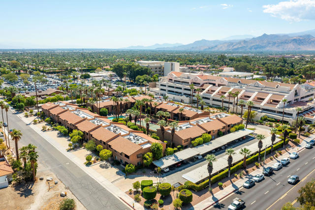 291 E Mel Avenue, Palm Springs CA: https://media.crmls.org/mediaz/480f0d5c-6b83-45d5-80de-efa7c8a6ffe3.jpg