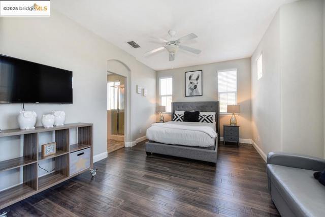 Image 36 of 43 For 390 Caravaggio Cir