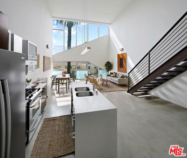 803 Wilcox Avenue, Los Angeles CA: https://media.crmls.org/mediaz/480f6981-039d-4dbb-bf4c-ee136f98967c.jpg