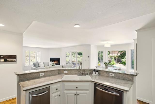 11633 Dawson Drive, Los Altos Hills CA: https://media.crmls.org/mediaz/480fed94-f43a-445b-940c-bc919b42aacb.jpg