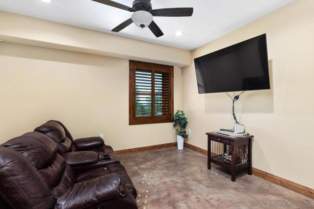 18585 Deer Valley Estates, Poway CA: https://media.crmls.org/mediaz/48101046-4f3f-47a0-b3c5-63f3aed7d75b.jpg