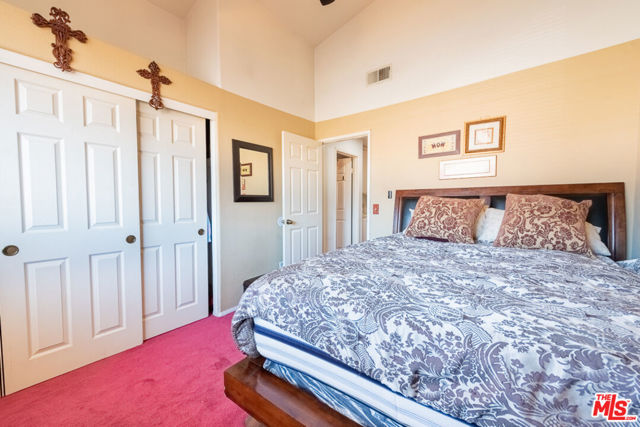 3626 W Avenue J2, Lancaster CA: https://media.crmls.org/mediaz/48103747-a7bd-4819-9b4c-710b2f6c5cb0.jpg