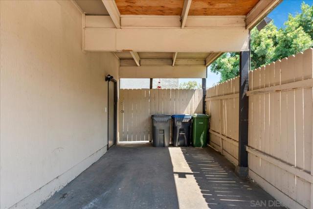 9559 Cottonwood Ave, Santee, California 92071, 3 Bedrooms Bedrooms, ,1 BathroomBathrooms,Townhouse,For Sale,Cottonwood Ave,240018661SD