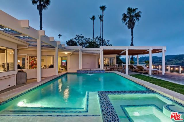 2224 Hercules Drive, Los Angeles CA: https://media.crmls.org/mediaz/48108b0a-ead8-44f3-9555-3276c7dcec28.jpg