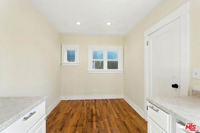 3712 E 10th Street, Long Beach CA: https://media.crmls.org/mediaz/48113b94-b3c8-4057-aba8-c959cf6f045e.jpg