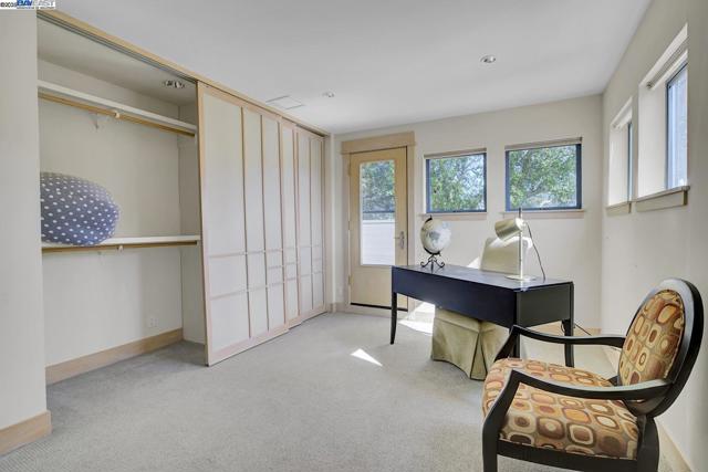 319 Tappan Ter, Orinda CA: https://media.crmls.org/mediaz/4812194f-9455-4d8e-ba6f-7a5b55d822d6.jpg