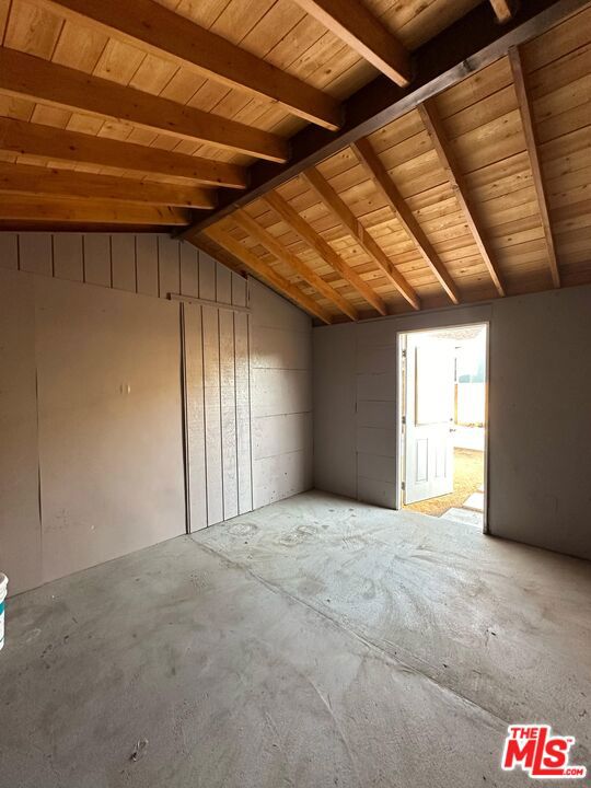 10429 Oro Vista Avenue, Sunland CA: https://media.crmls.org/mediaz/48123f9b-df46-4d28-aed3-02fe6231346f.jpg