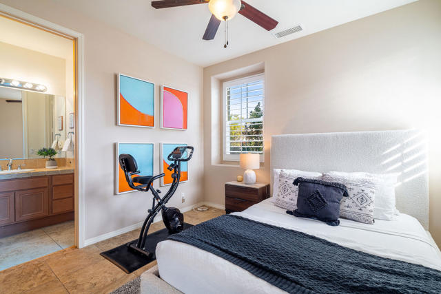 9 Shasta Lake Drive, Rancho Mirage CA: https://media.crmls.org/mediaz/4812a4d9-74f4-4e54-b85e-ac9209566642.jpg