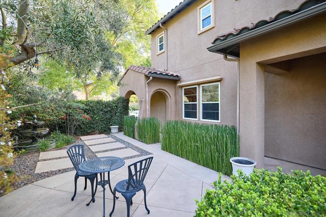 12647 Westly Ln, San Diego CA: https://media.crmls.org/mediaz/4812ad61-691d-4f6f-83fb-166540b63581.jpg