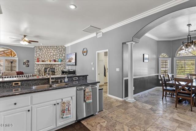 Detail Gallery Image 14 of 69 For 26050 Cumberland Rd, Tehachapi,  CA 93561 - 4 Beds | 3 Baths