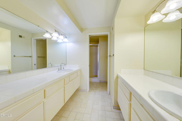 Detail Gallery Image 16 of 19 For 747 E California Bld #4,  Pasadena,  CA 91106 - 2 Beds | 2/1 Baths