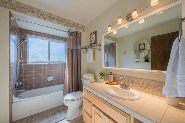 9919 Mimosa, Salinas CA: https://media.crmls.org/mediaz/48131859-66db-4093-b5f7-8c495f9b8536.jpg