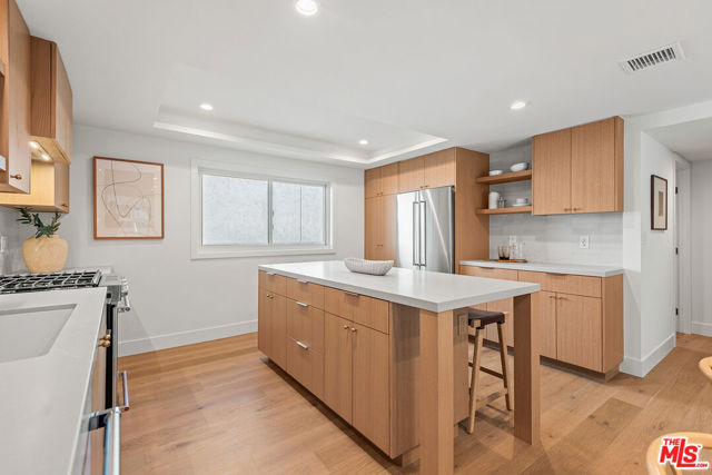 13234 Fiji Way, Marina del Rey CA: https://media.crmls.org/mediaz/4813413c-e1b1-4b38-8fd2-f7d23f35e923.jpg