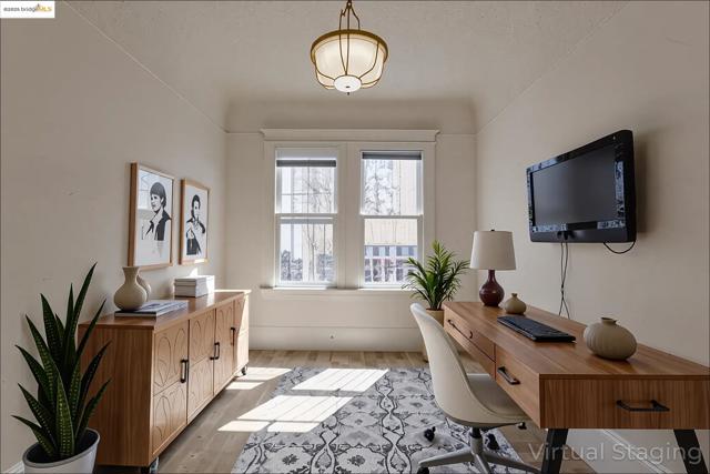 45 Auburn Street, San Francisco CA: https://media.crmls.org/mediaz/4813739b-af7c-4c8d-8526-72ef377a2bd7.jpg