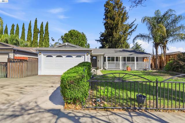 Image 1 of 39 For 4972 Minas Dr