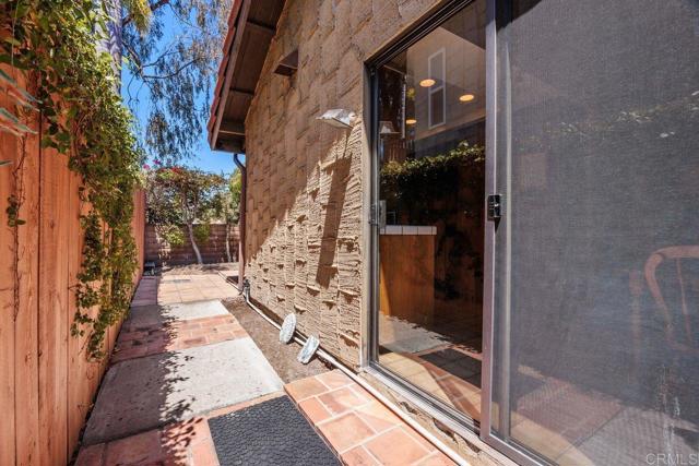 1440 Tennis Match Way, Encinitas CA: https://media.crmls.org/mediaz/48142e91-7246-4a55-abb5-09fe1db3114d.jpg