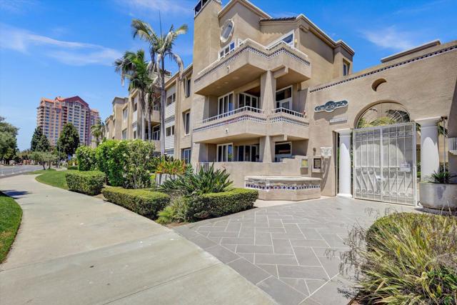4018 Nobel Dr., San Diego CA: https://media.crmls.org/mediaz/48142ebd-36ab-4252-83fa-99fff701842e.jpg