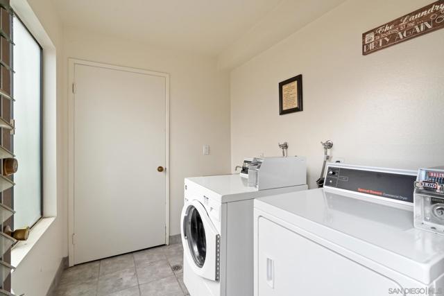 4521 Hawley Blvd, San Diego CA: https://media.crmls.org/mediaz/481505c2-3ccd-46b6-b23a-74228850cdbd.jpg
