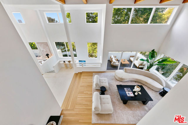 6969 Woodrow Wilson Drive, Los Angeles CA: https://media.crmls.org/mediaz/48158e43-a390-4fdf-9c8e-d7c98f2f18fc.jpg