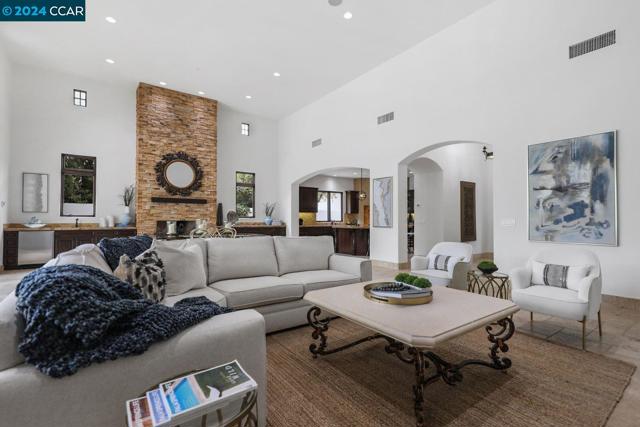 Image 8 of 18 For 78431 Deacon Dr