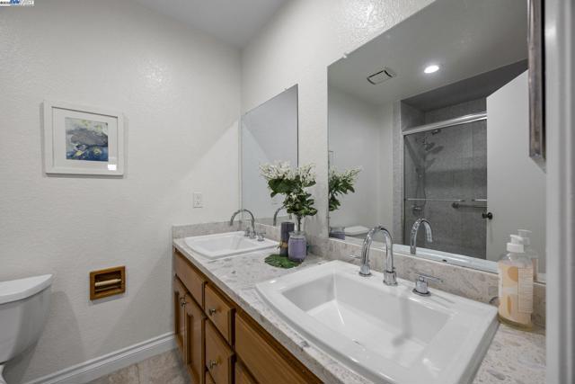 Image 19 of 34 For 2859 El Capitan Dr