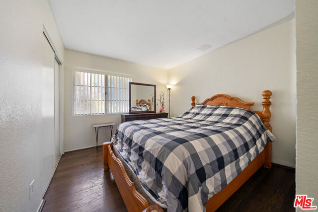 3223 Quarry Road, Palmdale CA: https://media.crmls.org/mediaz/4816d5ac-6503-4e65-ad7d-0f173186960a.jpg