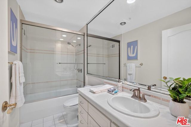 10307 Missouri Avenue, Los Angeles CA: https://media.crmls.org/mediaz/4817419c-0307-482a-997d-e9ca477d57fe.jpg