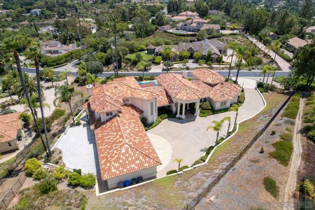 13388 Highlands Ranch Rd, Poway CA: https://media.crmls.org/mediaz/48184d99-2b9e-45ec-b557-f289b69b8f24.jpg