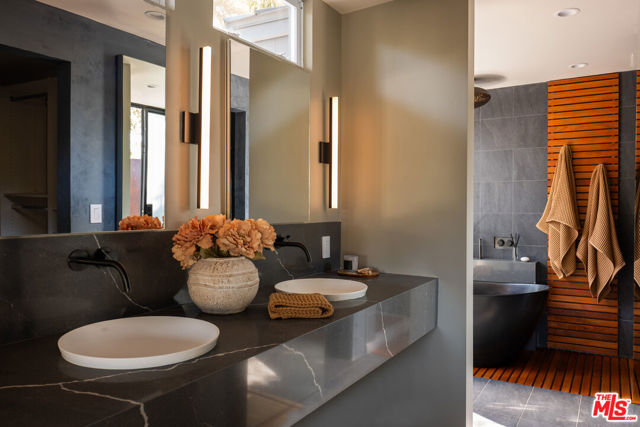 Drew Fenton | 28036 Sea Lane Drive Malibu CA | MLS: 7349915 Drew Fenton | 28036 Sea Lane Drive Malibu CA | MLS: 7349915