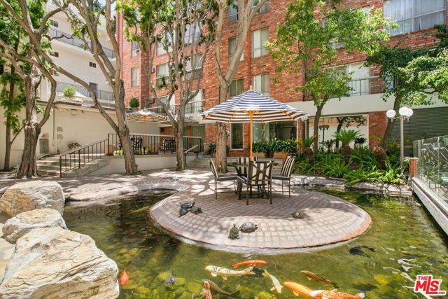 1440 Veteran Avenue, Los Angeles CA: https://media.crmls.org/mediaz/4818e149-f581-454e-96c4-fd3d59ffd182.jpg