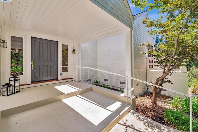 2394 Ironwood Pl, Alamo CA: https://media.crmls.org/mediaz/48192ad3-7c90-46b9-9b8f-7b4bb82e7906.jpg