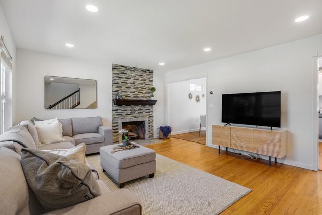 220 Belden Drive, San Jose CA: https://media.crmls.org/mediaz/48199dc7-8160-4068-a444-8c900cd54191.jpg