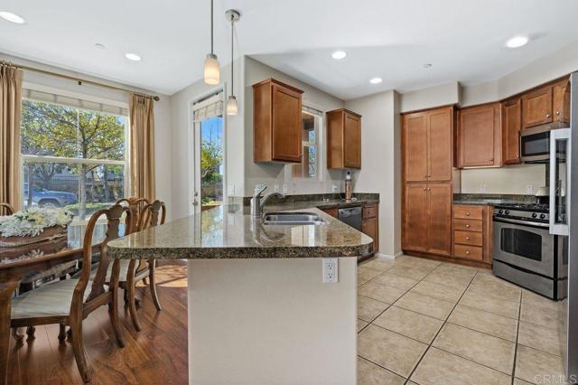 Detail Gallery Image 11 of 42 For 11130 Taloncrest Way Unit 11, San Diego,  CA 92126 - 3 Beds | 2 Baths