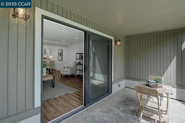1317 Stanley Dollar Dr, Walnut Creek CA: https://media.crmls.org/mediaz/481b1959-bd22-44ff-bd09-a06f14179411.jpg