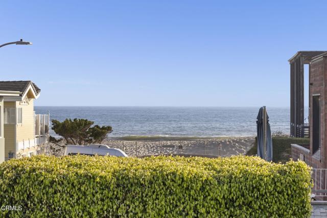 999 Waterbury Lane, Ventura CA: https://media.crmls.org/mediaz/481b7ce4-74ab-43f4-af13-3a773186f231.jpg
