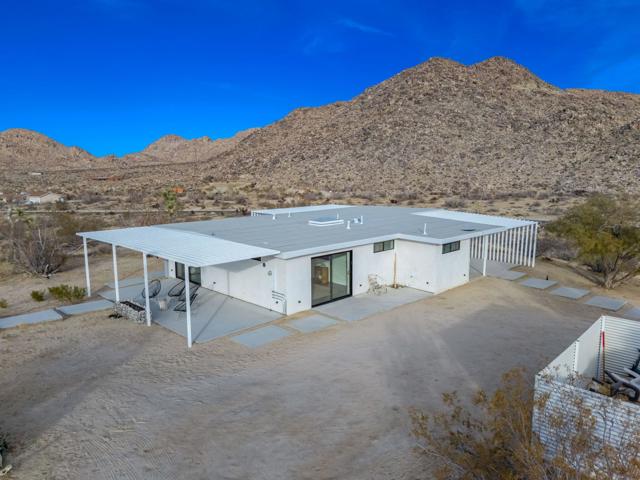 8256 Quail Springs Road, Joshua Tree CA: https://media.crmls.org/mediaz/481bac6b-cc19-49f9-900f-adab87e1c393.jpg