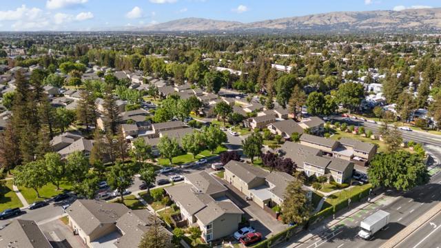 2340 Warfield Way, San Jose CA: https://media.crmls.org/mediaz/481d09b7-3baf-4b9a-81fc-d5a6504c8c90.jpg