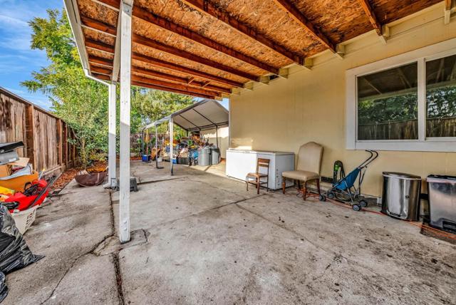 2243 COOLEY Avenue, East Palo Alto CA: https://media.crmls.org/mediaz/481ddf8b-e3cd-4fb5-832c-c8dc4f2dfad9.jpg