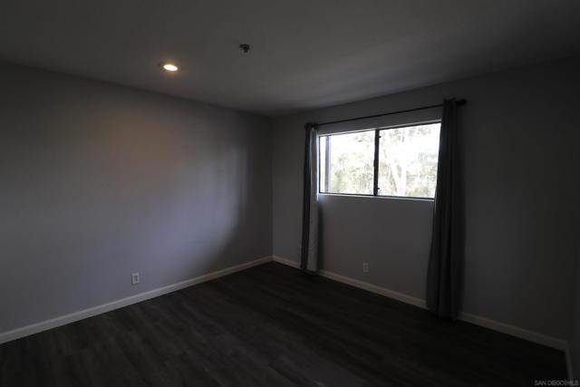 4041 Oakcrest Dr, San Diego CA: https://media.crmls.org/mediaz/481e1fe7-ba60-417d-a817-68f6911736f5.jpg