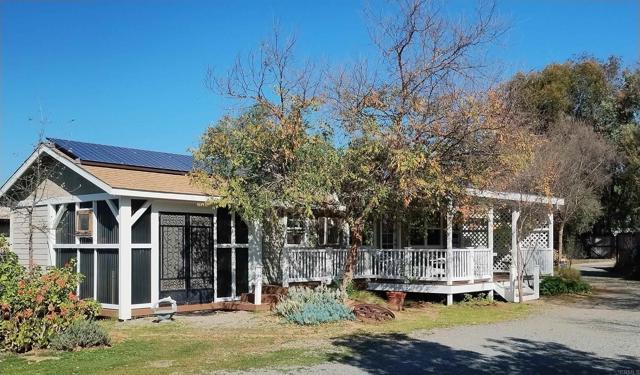 Detail Gallery Image 9 of 14 For 677 Hanson Ln, Ramona,  CA 92065 - 3 Beds | 2/1 Baths