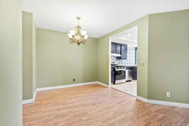 Detail Gallery Image 8 of 35 For 2425 Hawthorn Glen, Escondido,  CA 92027 - 3 Beds | 2 Baths