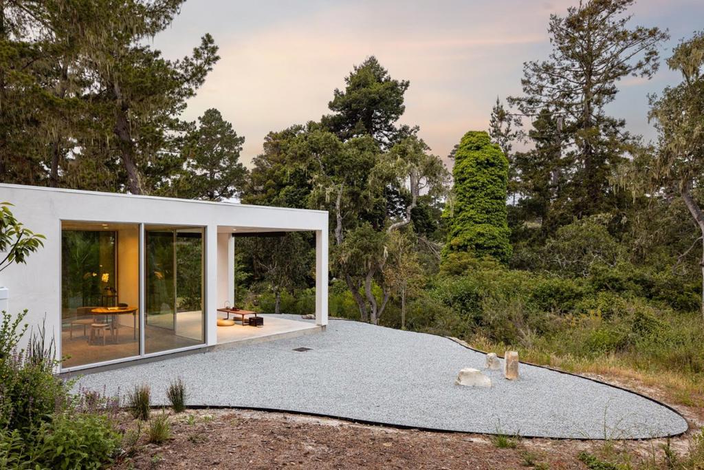 https://media.crmls.org/mediaz/481f1f10-0b6b-483a-8c30-aee6ad0de5ba.jpg?preset=X-Large