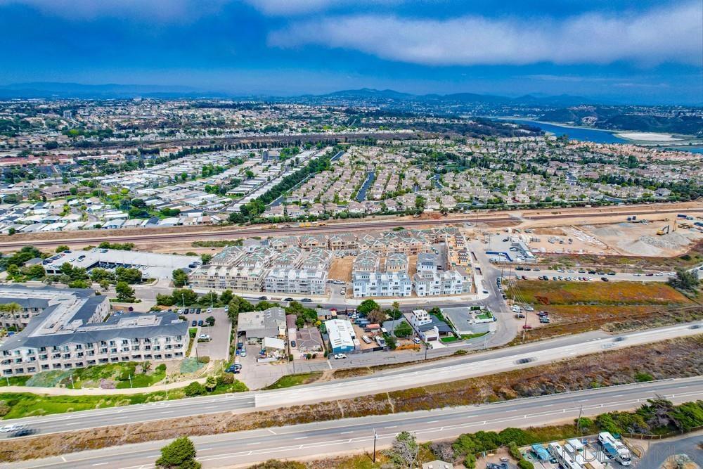 MLS #250033763SD img 17