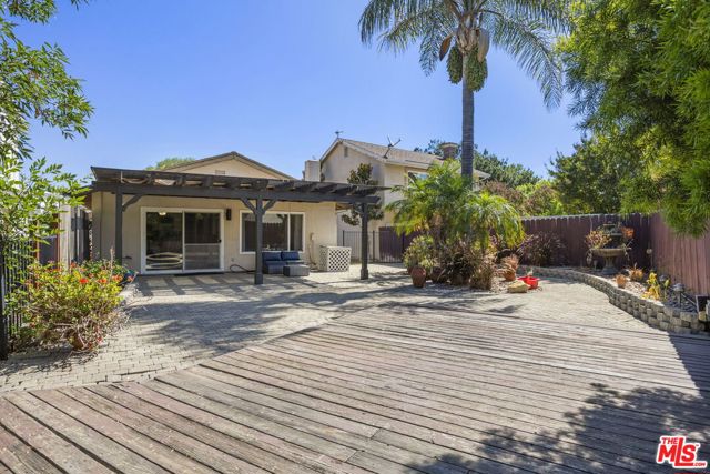 6005 Hackers Lane, Agoura Hills CA: https://media.crmls.org/mediaz/48209e9b-5f35-4dfb-9ec6-e4162f8e79a5.jpg